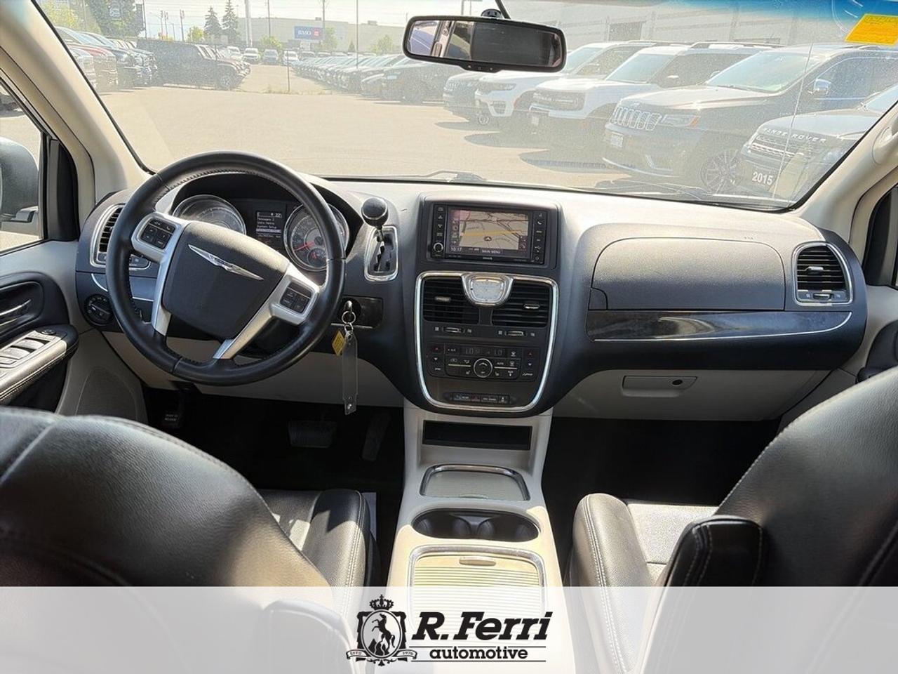 2012 Chrysler Town & Country  Photo