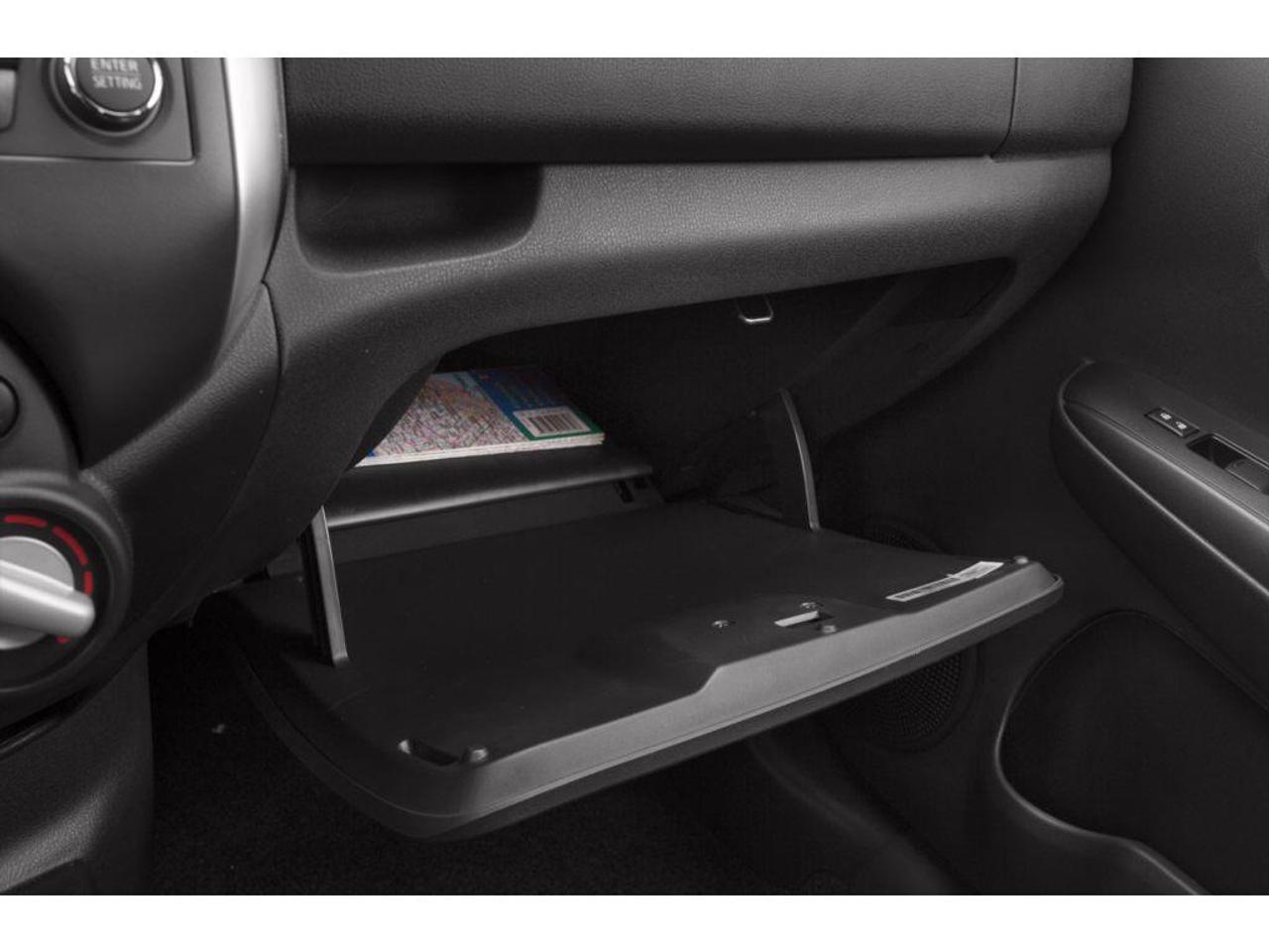 2014 Nissan Versa Note 1.6 SL (CVT) 4dr Hatchback Photo