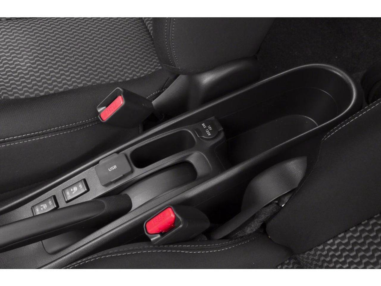 2014 Nissan Versa Note 1.6 SL (CVT) 4dr Hatchback Photo