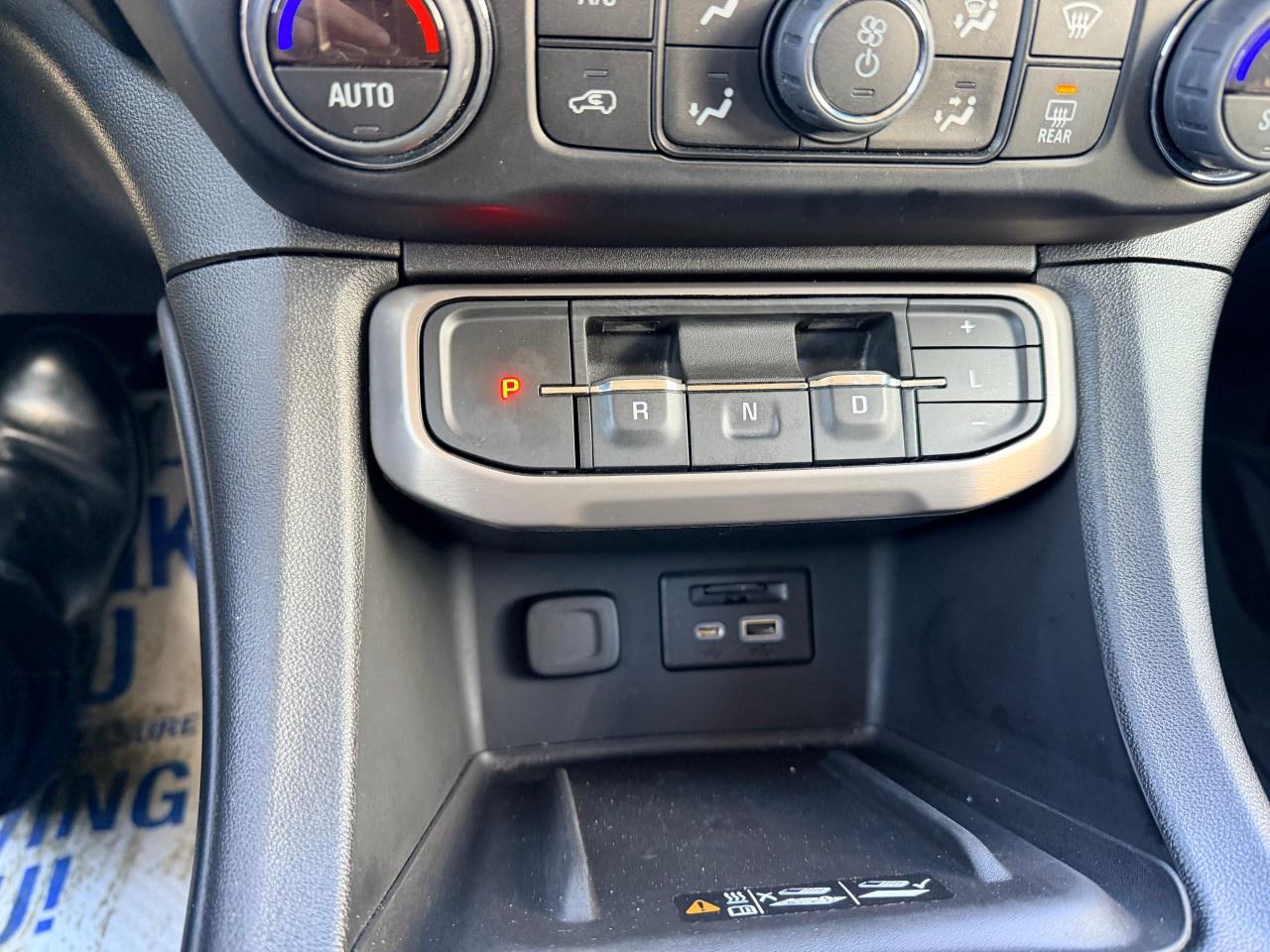 2022 GMC Acadia AWD DENALI Photo