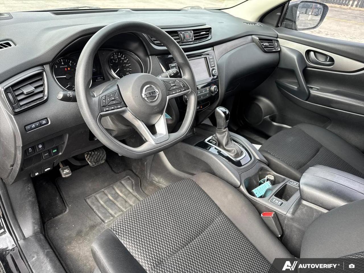 2022 Nissan Qashqai S BACKUP CAM   HEATED SEATS   LANE ASSIST   SIRIUS Photo