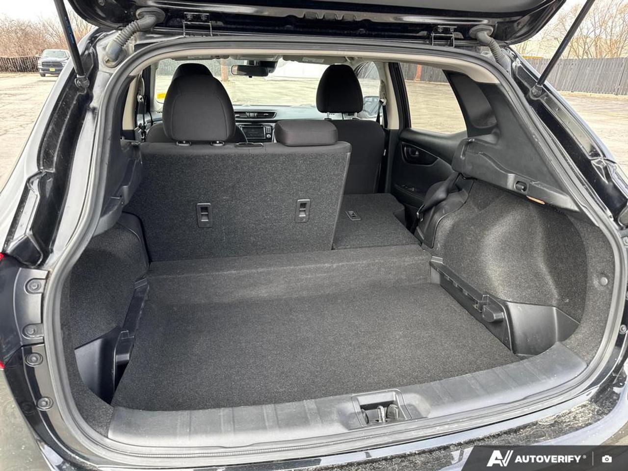 2022 Nissan Qashqai S BACKUP CAM   HEATED SEATS   LANE ASSIST   SIRIUS Photo