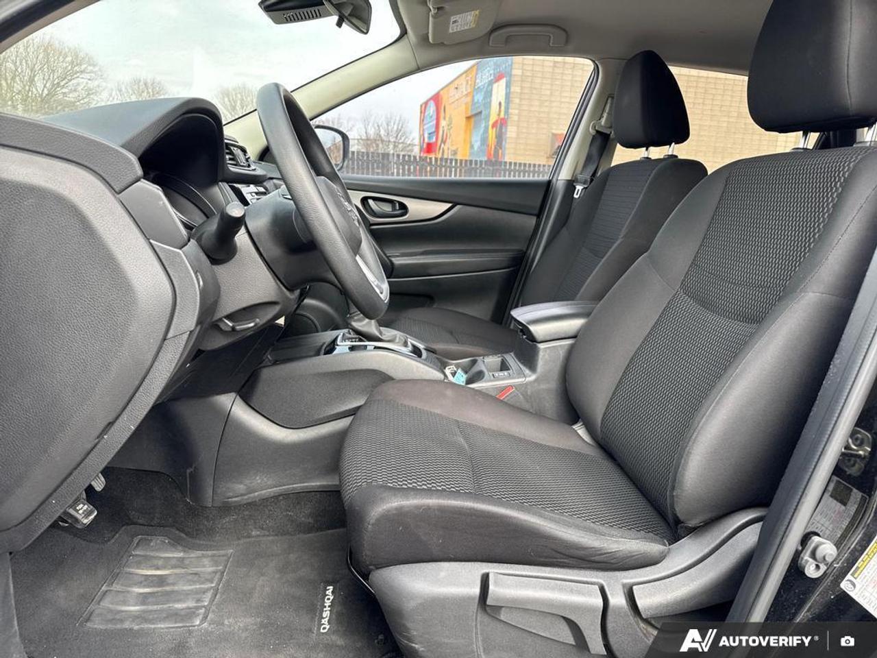 2022 Nissan Qashqai S BACKUP CAM   HEATED SEATS   LANE ASSIST   SIRIUS Photo