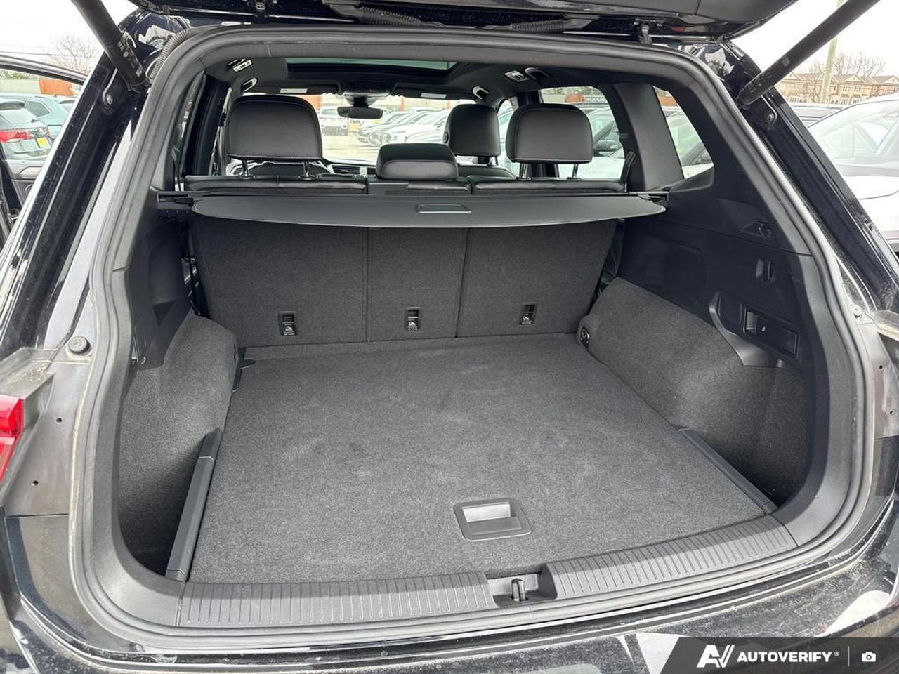 2022 Volkswagen Tiguan Comfortline R-Line Black Edition BACKUP CAM   HEAT Photo