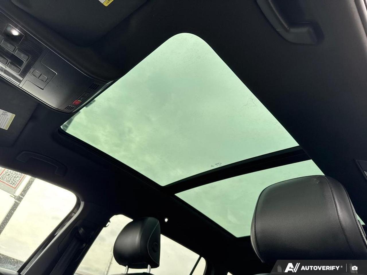 2022 Volkswagen Tiguan Comfortline R-Line Black Edition BACKUP CAM   HEAT Photo