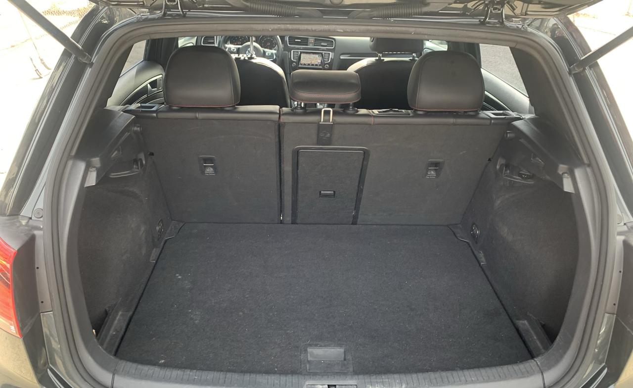 2015 Volkswagen GTI PERFORMANCE/  LEATHER /ROOF /NAVI / 6SPD / CLEAN / Photo