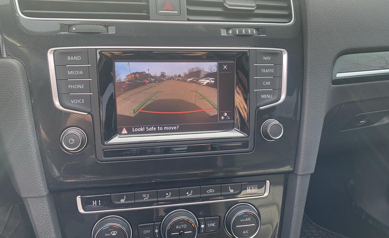 2015 Volkswagen GTI PERFORMANCE/  LEATHER /ROOF /NAVI / 6SPD / CLEAN / Photo