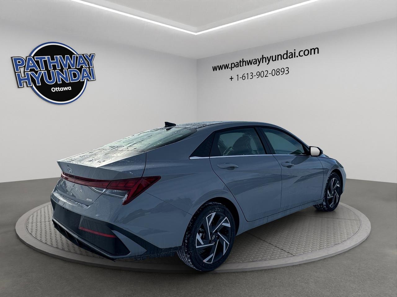 2026 Hyundai Elantra Hybrid Luxury Photo3