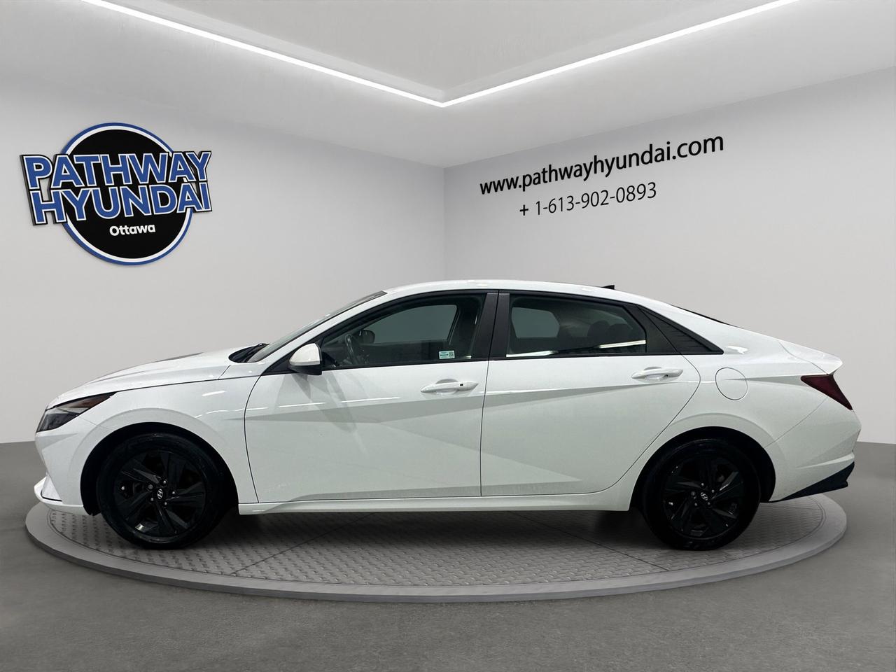 2022 Hyundai Elantra Preferred | Reverse Cam | Heated Seats Photo