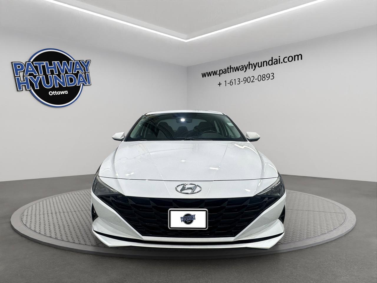 2022 Hyundai Elantra Preferred | Reverse Cam | Heated Seats Photo