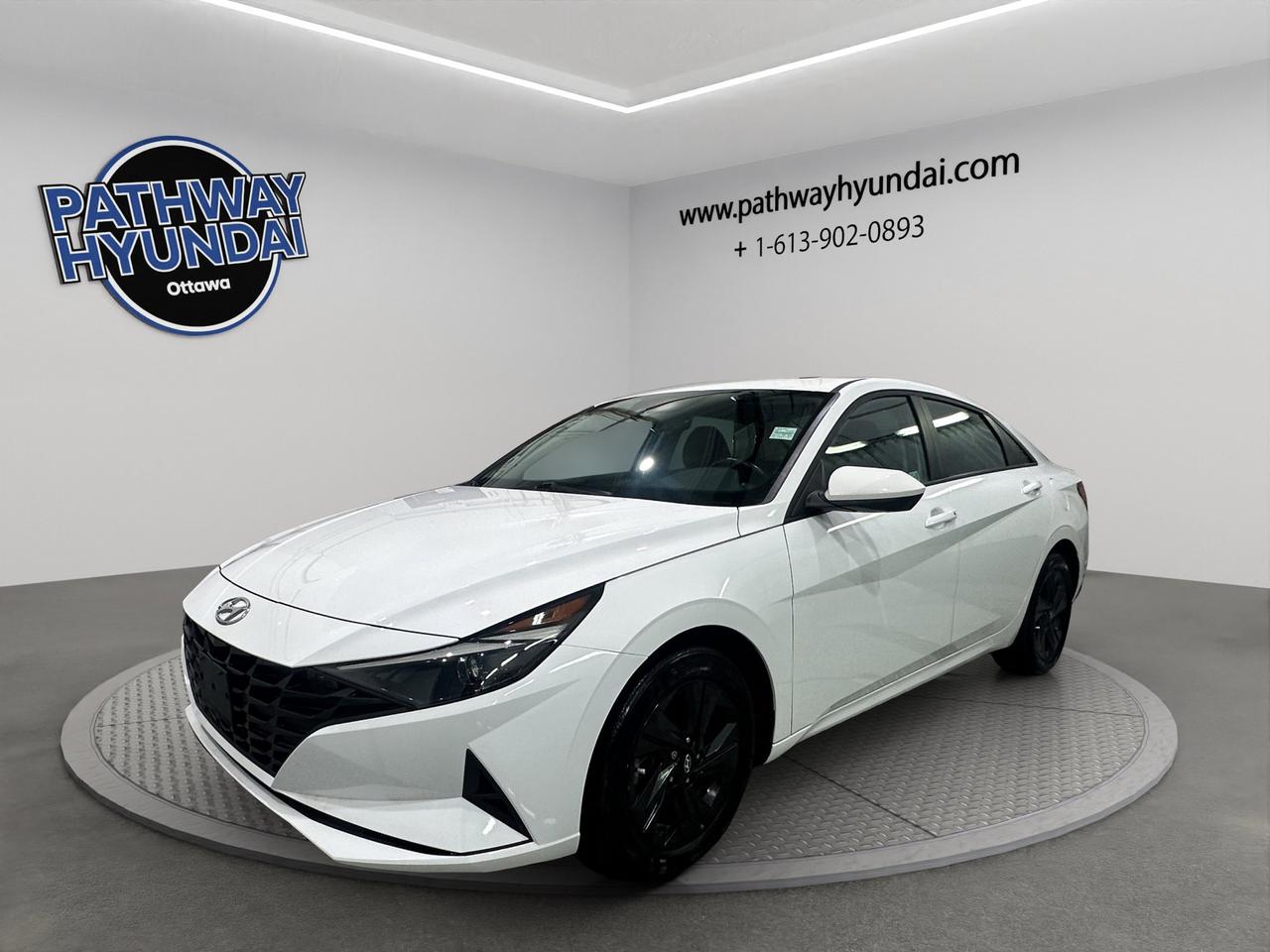 2022 Hyundai Elantra Preferred | Reverse Cam | Heated Seats Photo