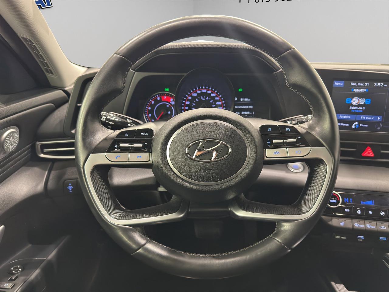 2022 Hyundai Elantra Preferred | Reverse Cam | Heated Seats Photo