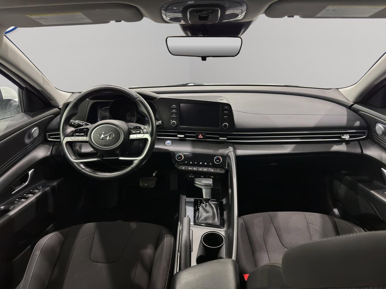 2022 Hyundai Elantra Preferred | Reverse Cam | Heated Seats Photo