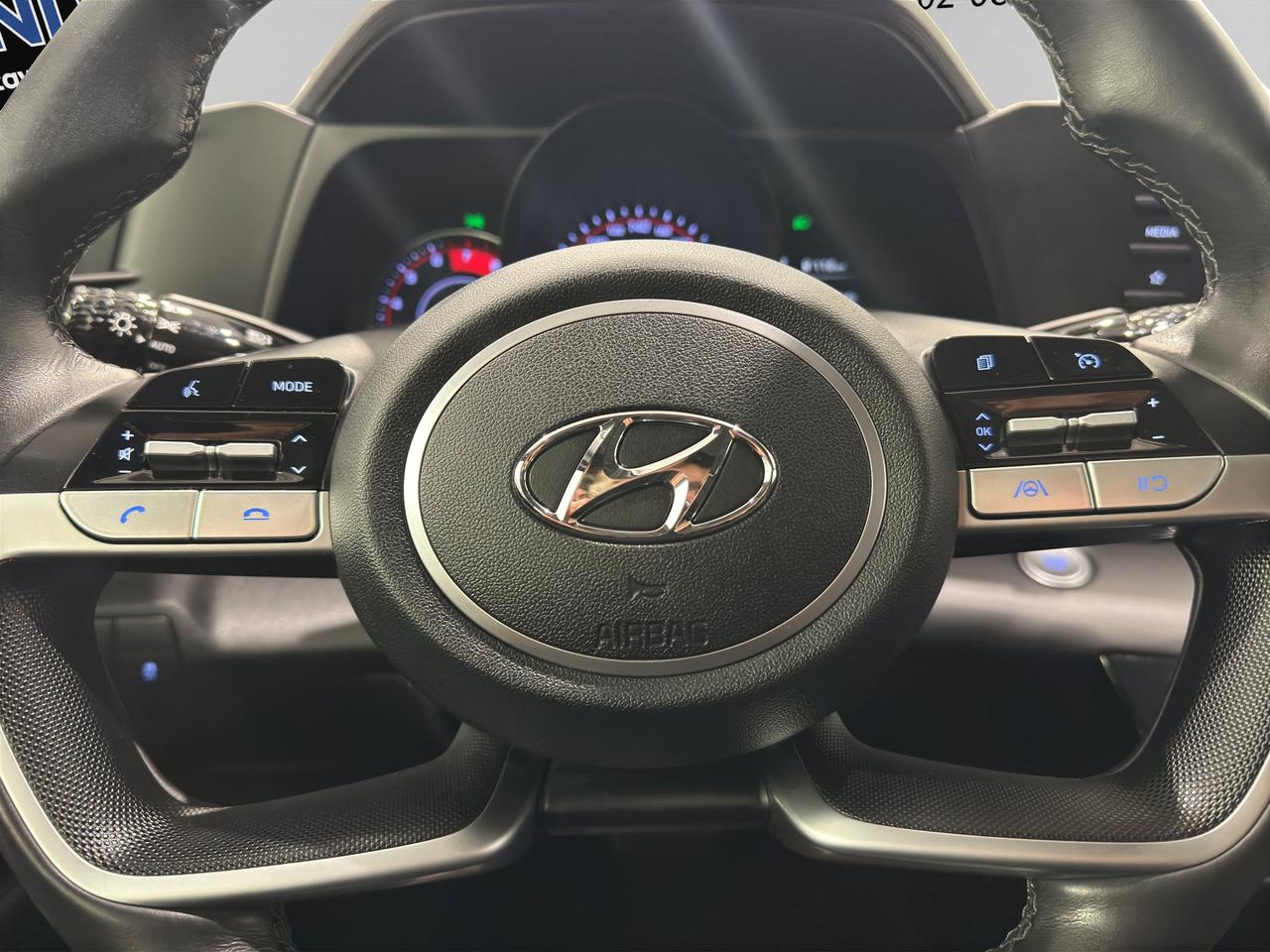 2022 Hyundai Elantra Preferred | Reverse Cam | Heated Seats Photo