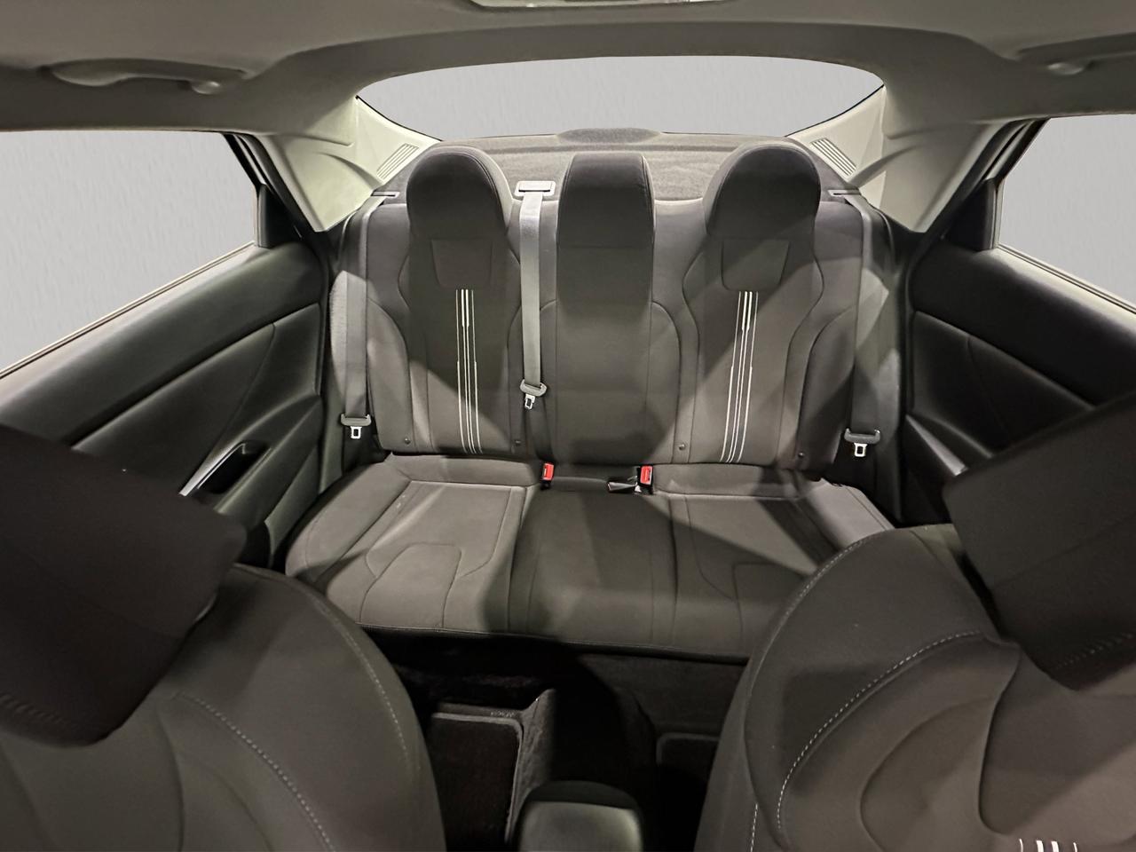 2022 Hyundai Elantra Preferred | Reverse Cam | Heated Seats Photo