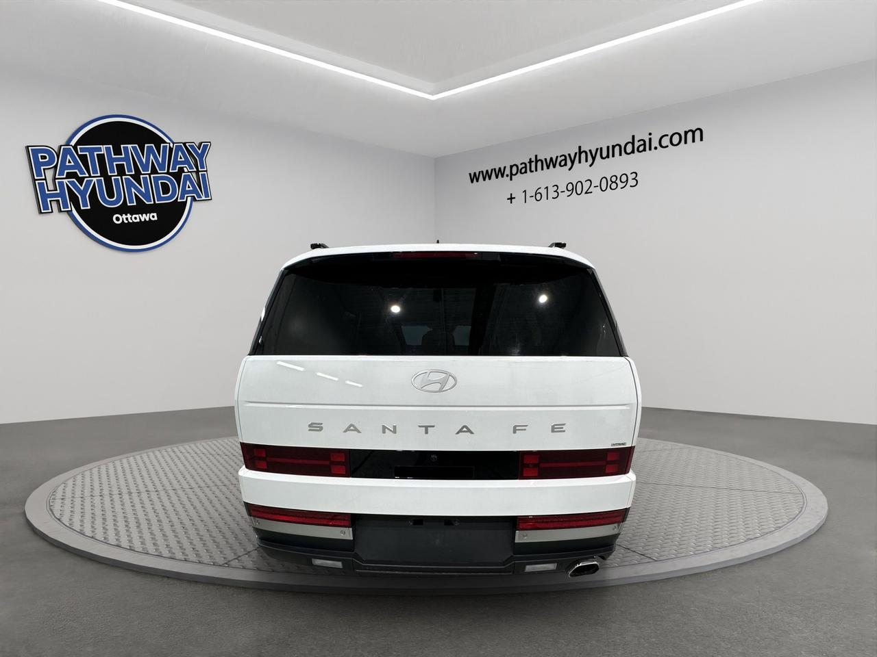 2025 Hyundai Santa Fe Luxury | Reverse Cam | Heated Seats Photo4