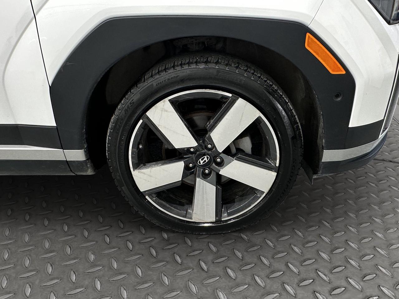 2025 Hyundai Santa Fe Luxury | Reverse Cam | Heated Seats Photo