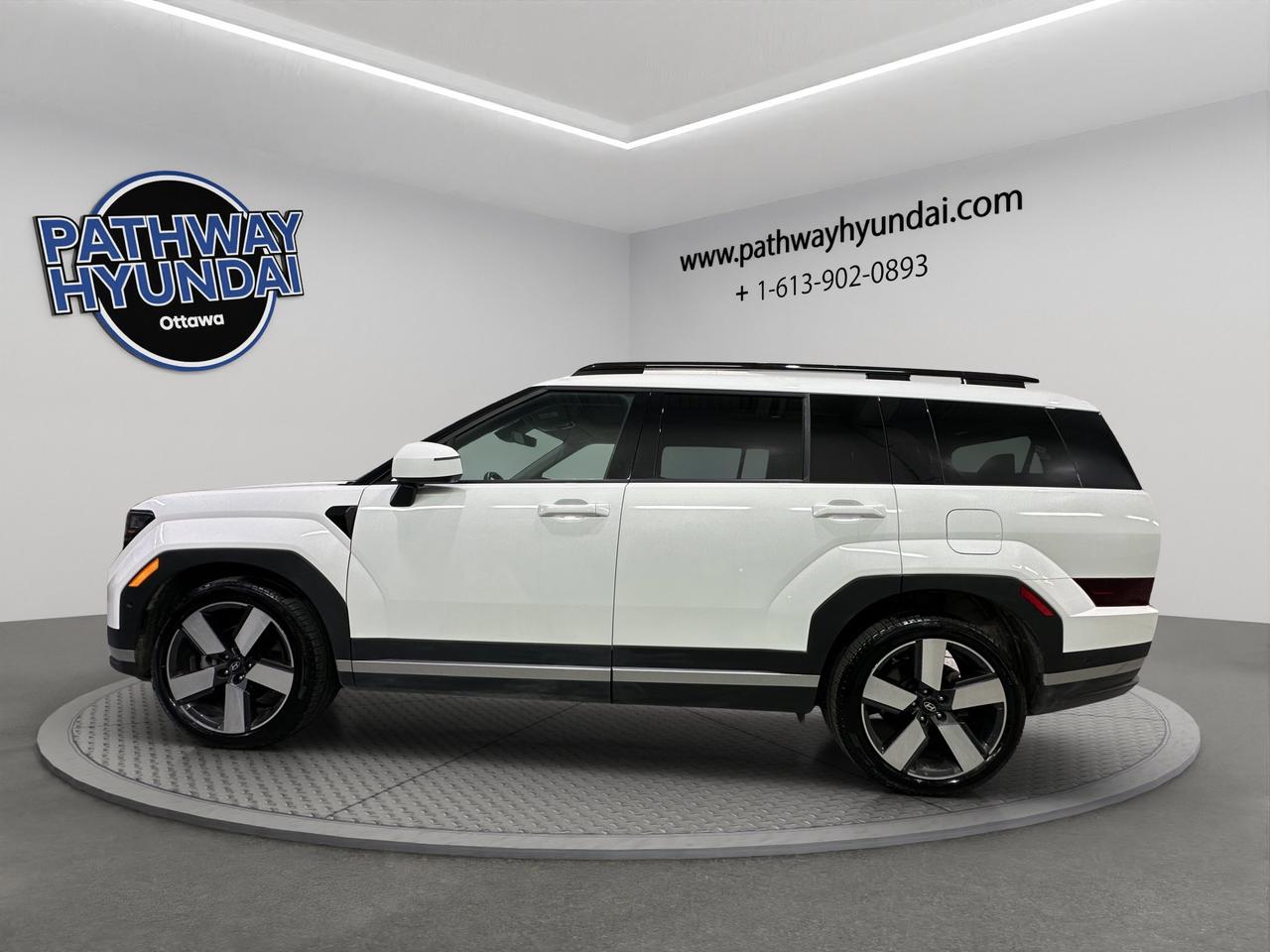 2025 Hyundai Santa Fe Luxury | Reverse Cam | Heated Seats Photo