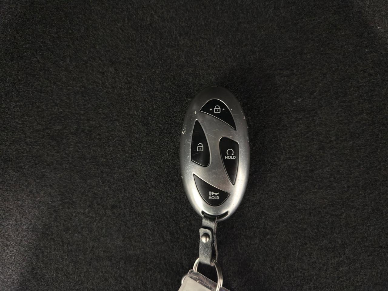 2025 Hyundai Santa Fe Luxury | Reverse Cam | Heated Seats Photo