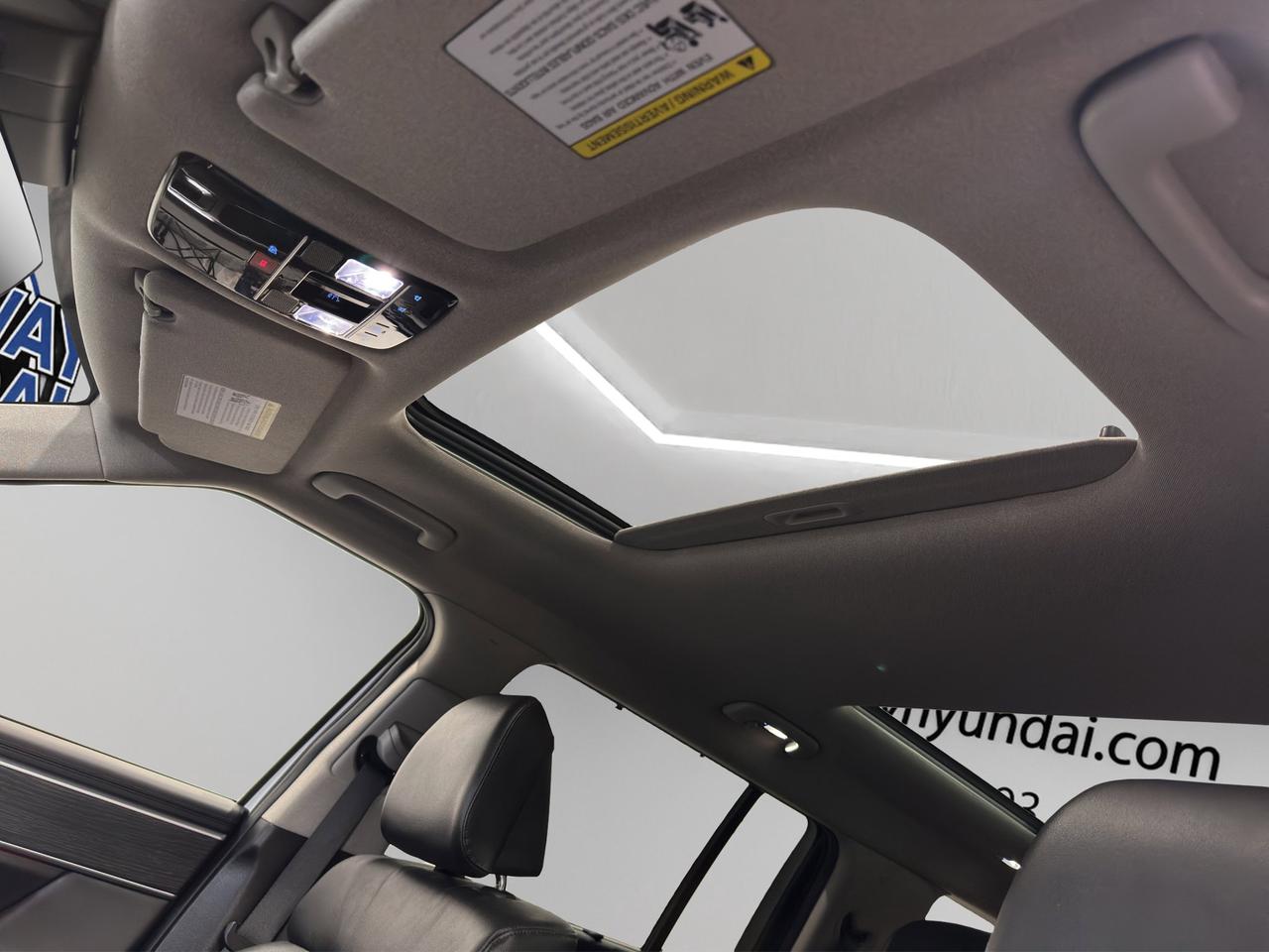 2025 Hyundai Santa Fe Luxury | Reverse Cam | Heated Seats Photo