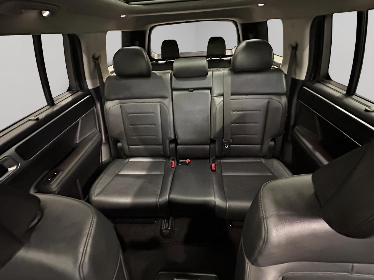 2025 Hyundai Santa Fe Luxury | Reverse Cam | Heated Seats Photo