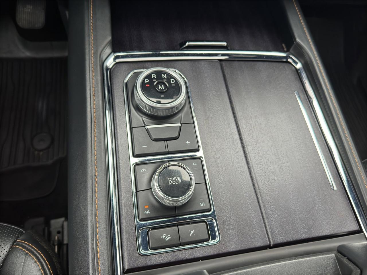 2022 Ford Expedition Platinum Max | Reverse Cam | Heated Seats Photo