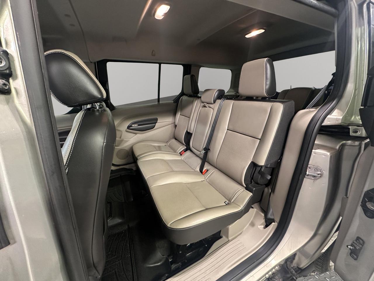 2015 Ford Transit Connect Wagon XLT Photo