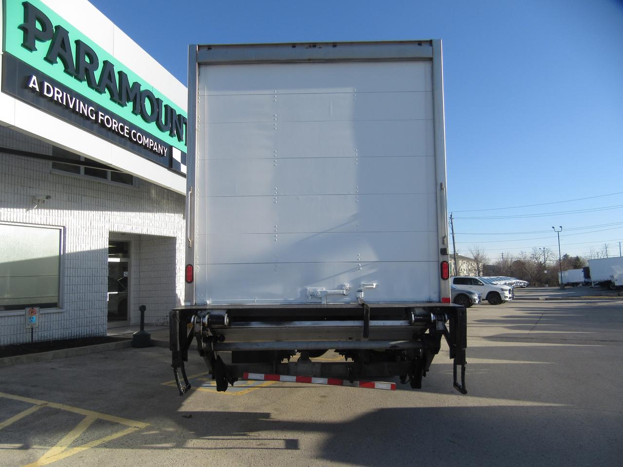 2019 Freightliner M2-106 DIESEL 26FT BOX LARGE POWER LIFTGATE Photo