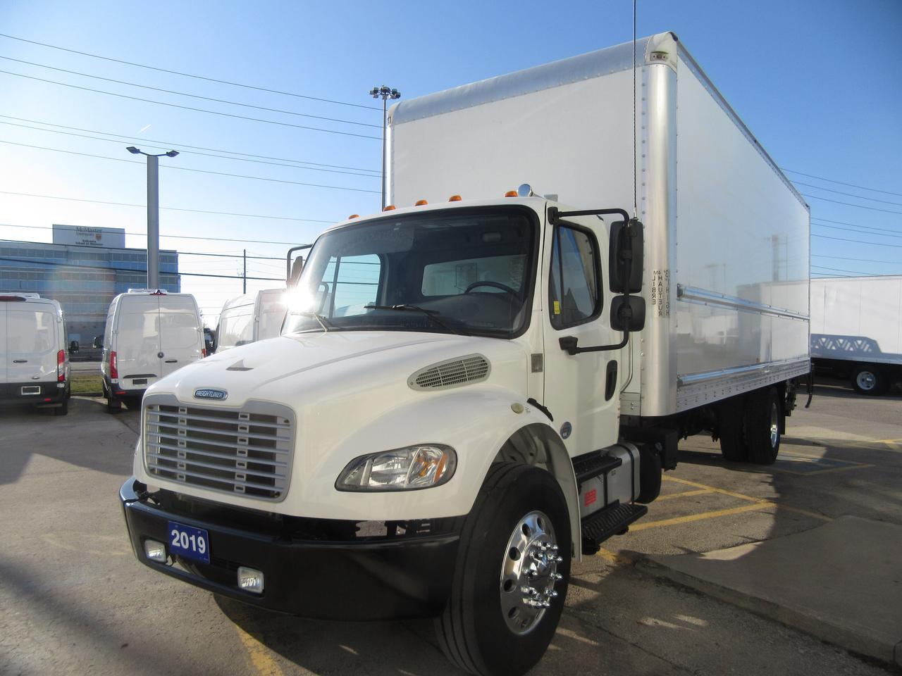 2019 Freightliner M2-106 DIESEL 26FT BOX LARGE POWER LIFTGATE Photo
