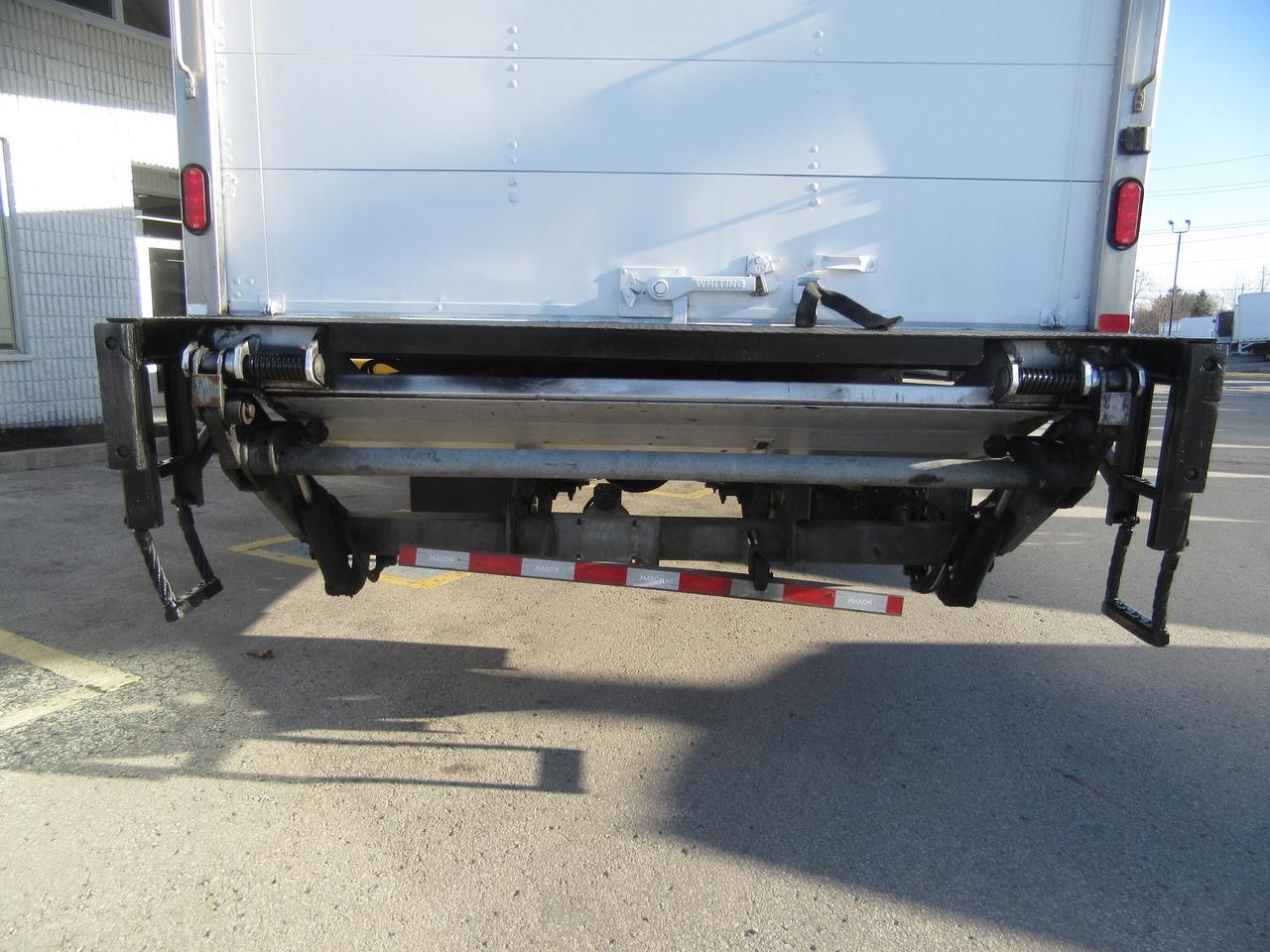 2019 Freightliner M2-106 DIESEL 26FT BOX LARGE POWER LIFTGATE Photo