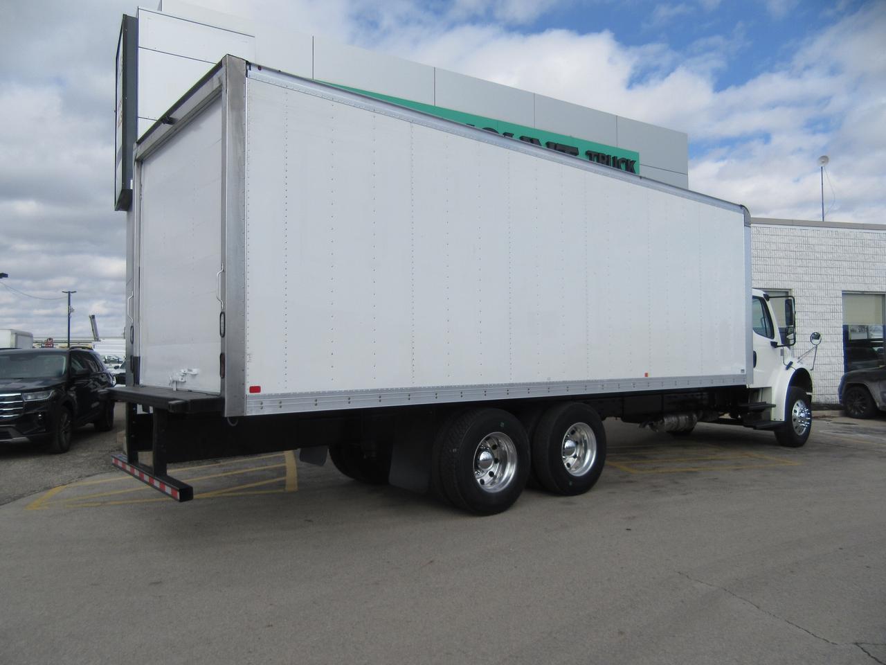 2020 Freightliner M2-106 DIESEL TANDEM AXLE WITH 26FT BOX Photo