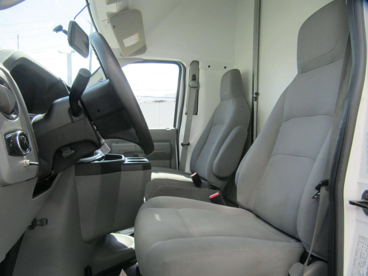 2024 Ford E-450 16FT AEROCELL BOX CUBE VAN Photo