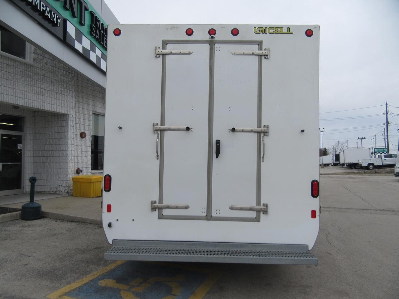 2024 Ford Super Duty E-450 DRW 16FT AEROCELL BOX CUBE VAN Photo