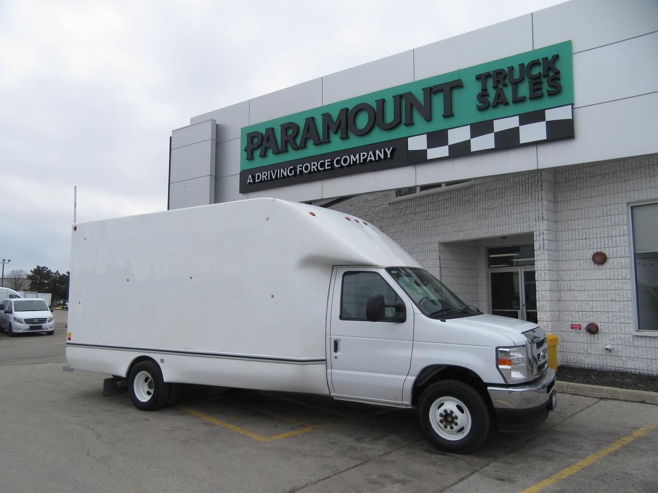 2024 Ford Super Duty E-450 DRW 16FT AEROCELL BOX CUBE VAN Photo