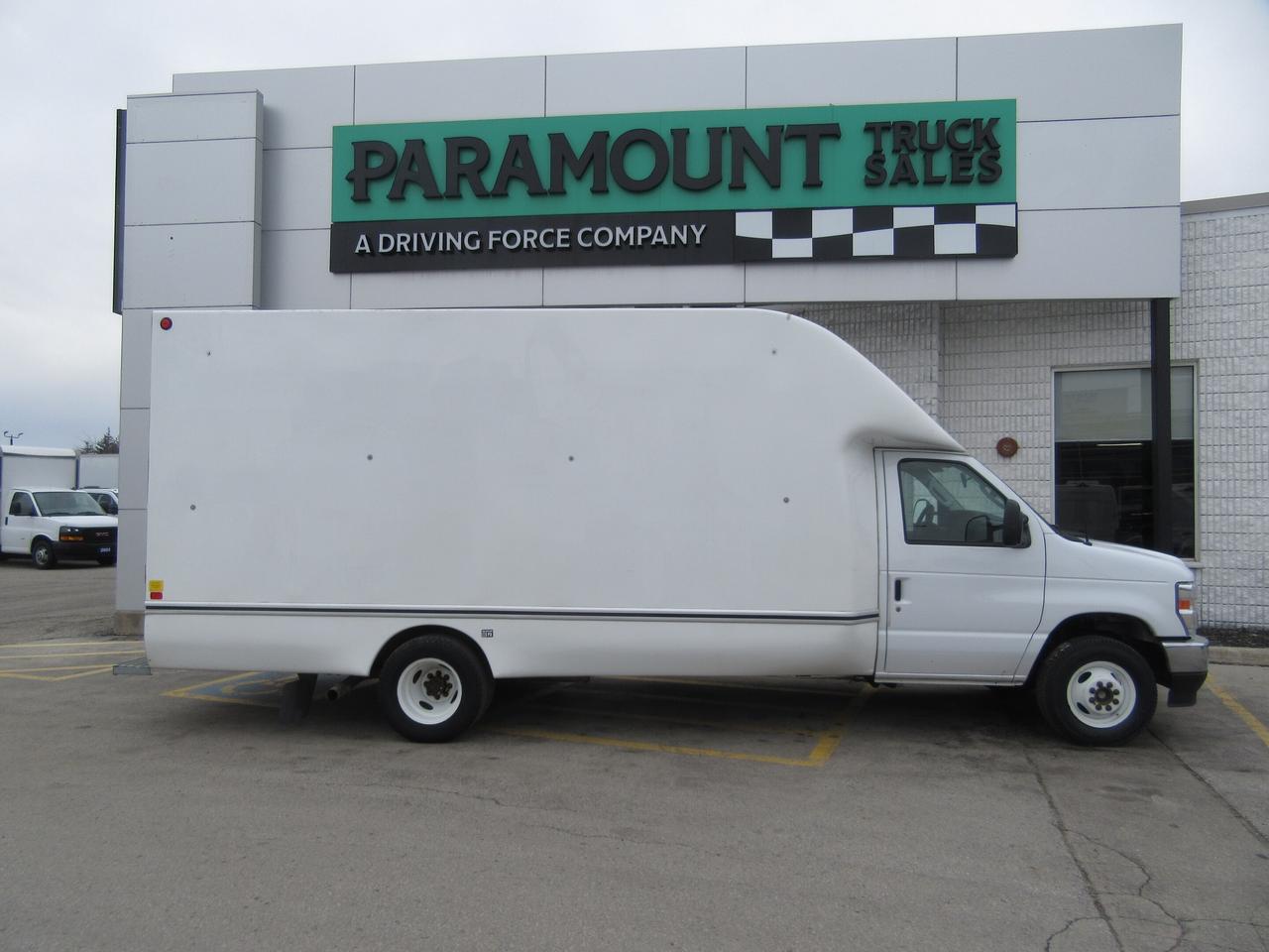 2024 Ford Super Duty E-450 DRW 16FT AEROCELL BOX CUBE VAN Photo