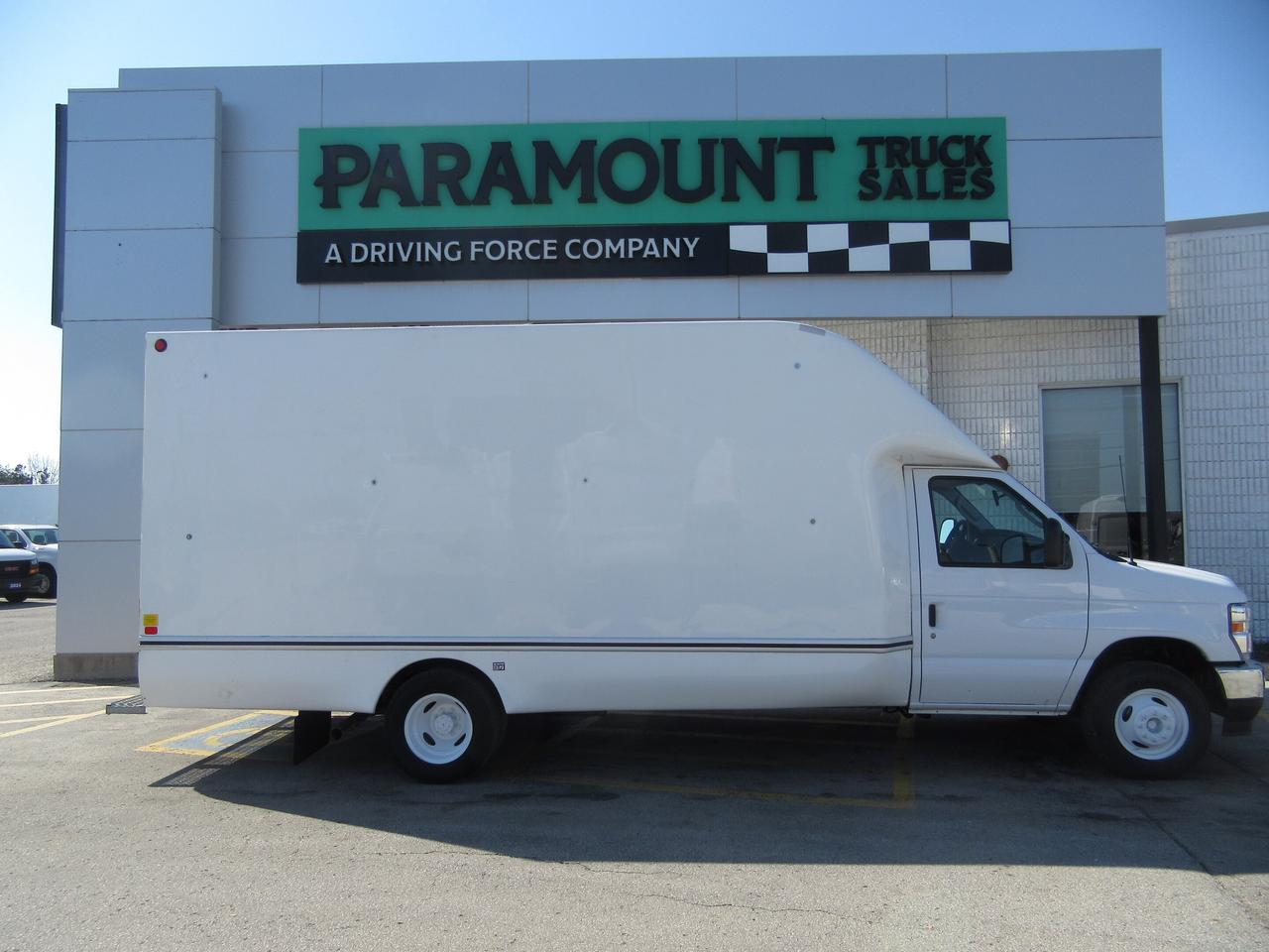 2024 Ford Super Duty E-450 DRW 16FT AEROCELL BOX CUBE VAN Photo