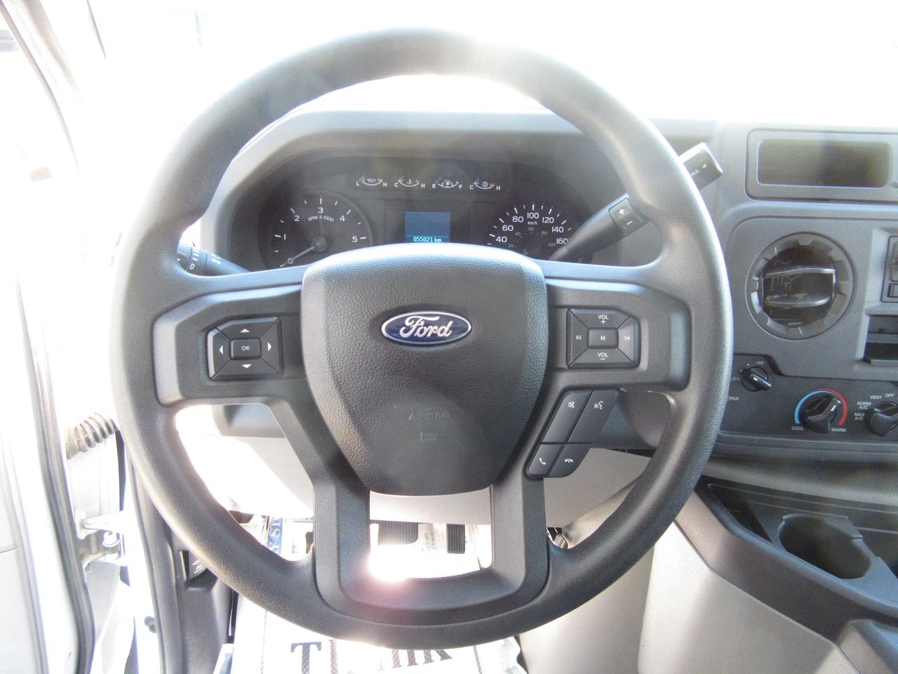 2024 Ford Super Duty E-450 DRW 16FT AEROCELL BOX CUBE VAN Photo