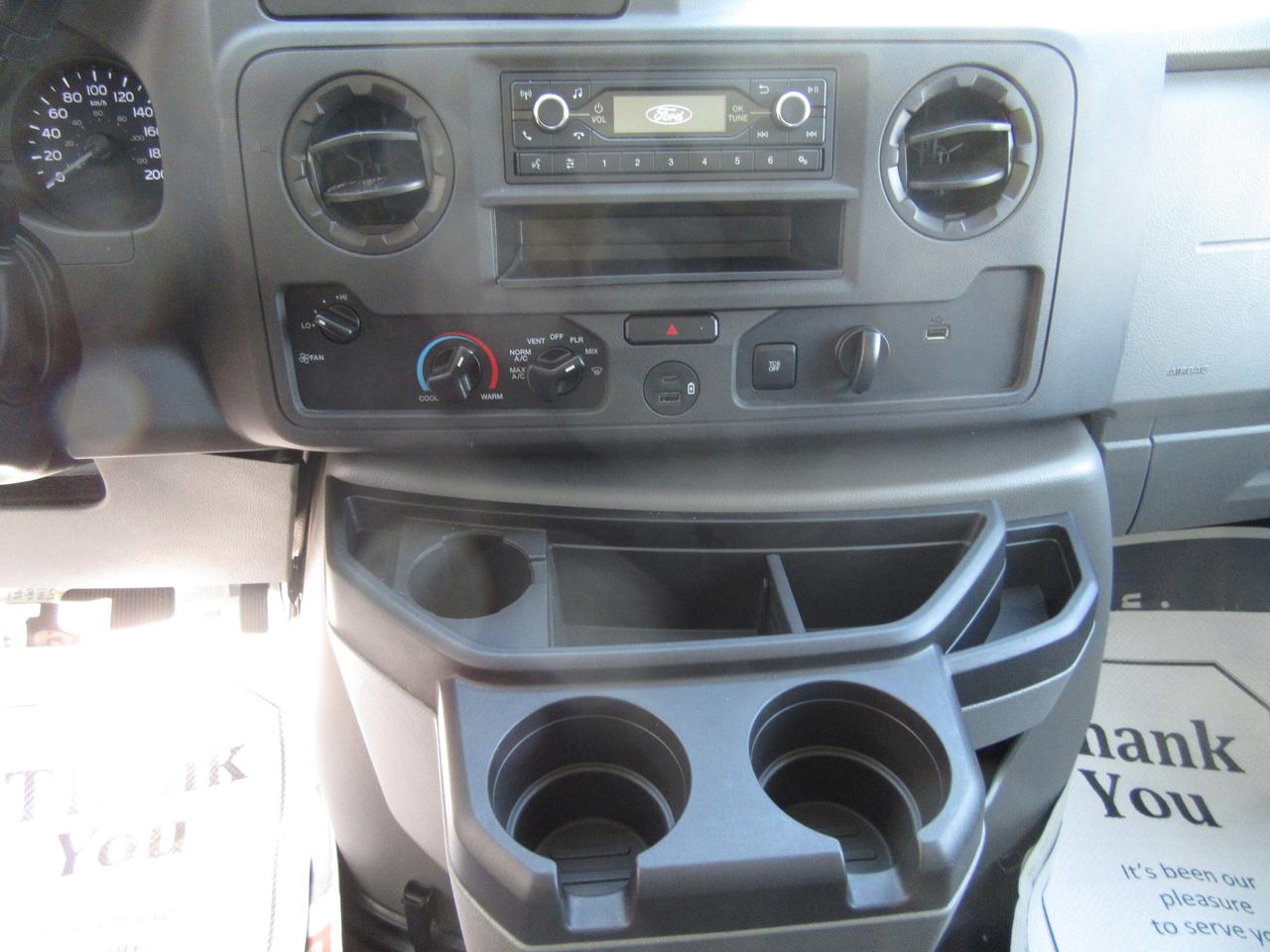 2024 Ford Super Duty E-450 DRW 16FT AEROCELL BOX CUBE VAN Photo