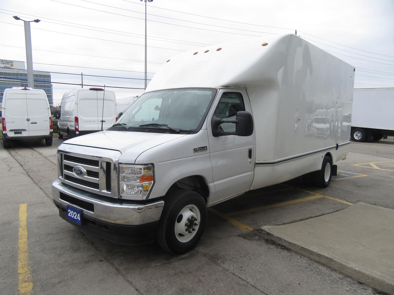 2024 Ford E-450 16FT AEROCELL BOX CUBE VAN Photo