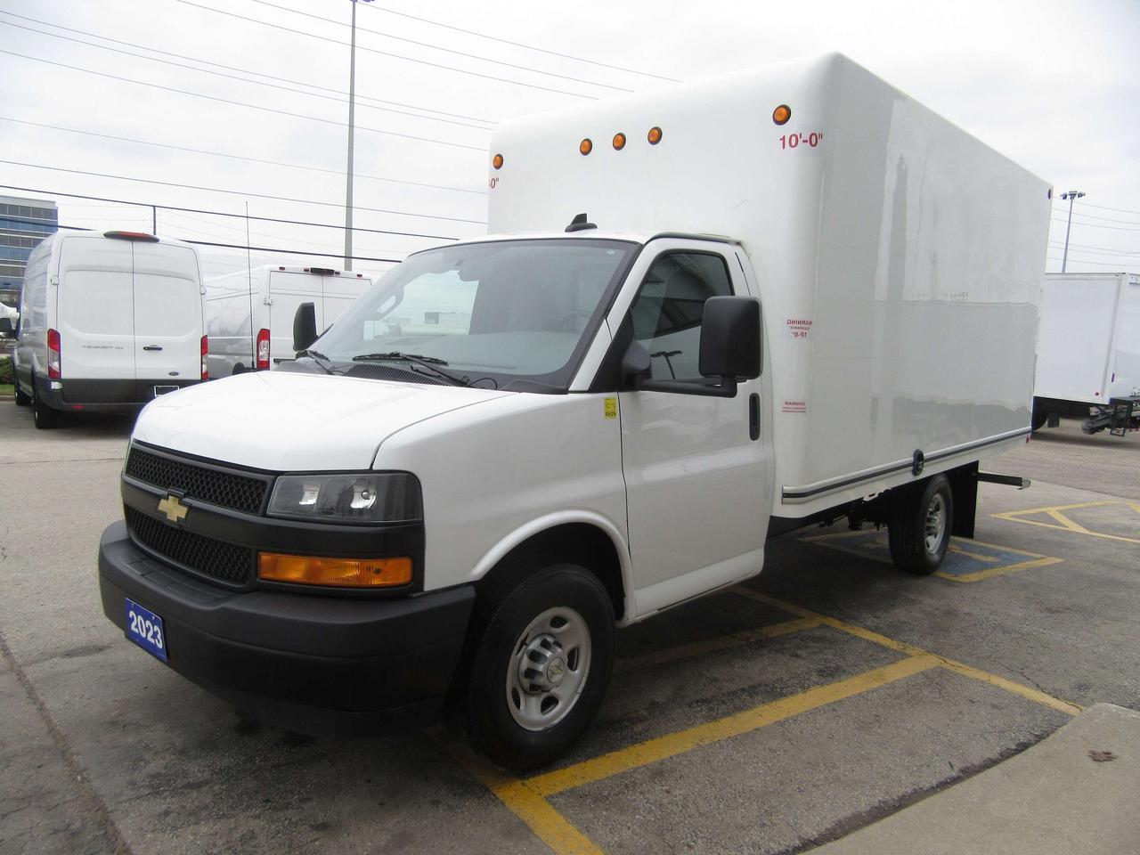 2023 Chevrolet 3500 14 FT EXPRESS CUBE VAN WITH RAMP Photo