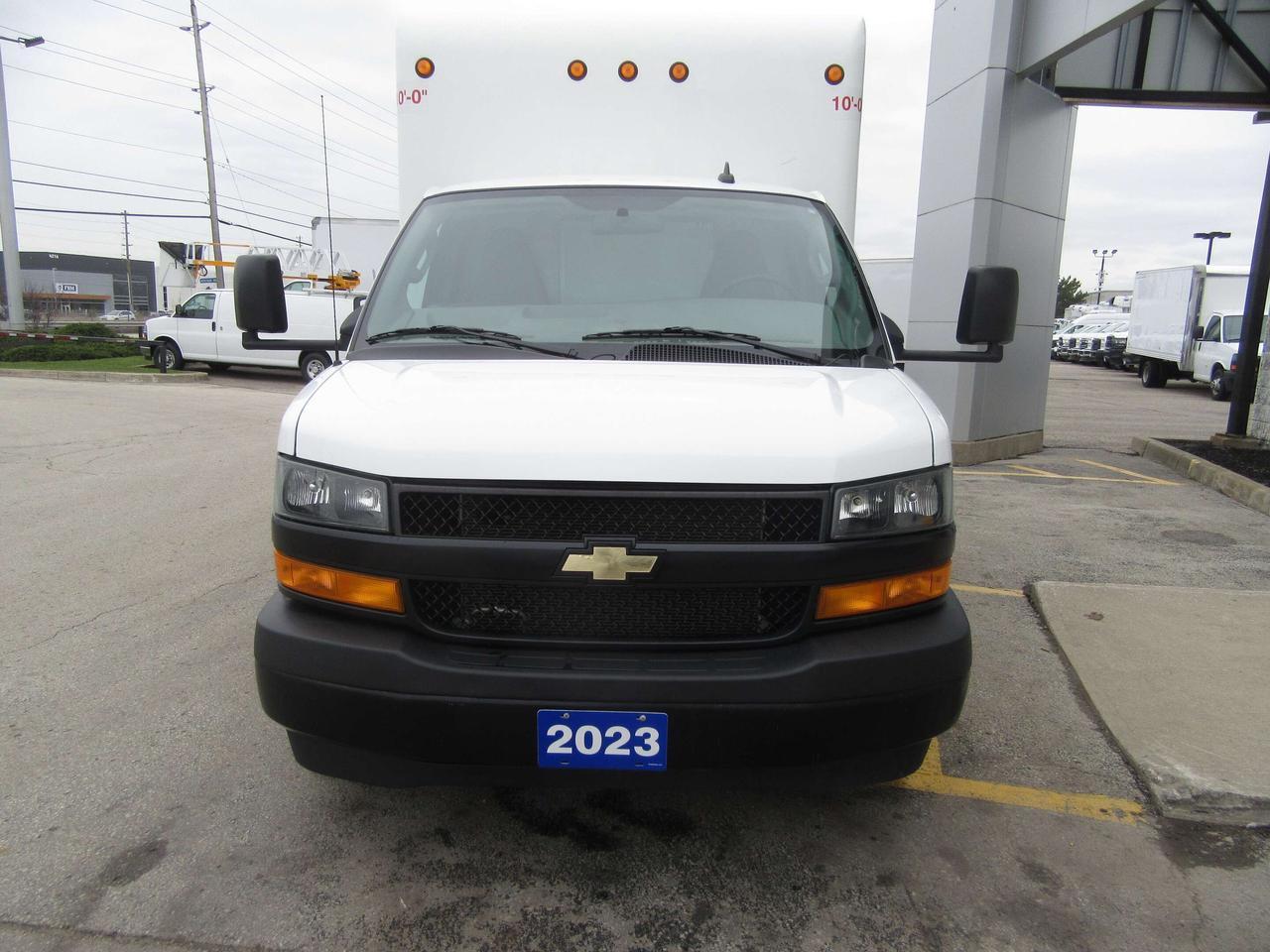 2023 Chevrolet 3500 14 FT EXPRESS CUBE VAN WITH RAMP Photo