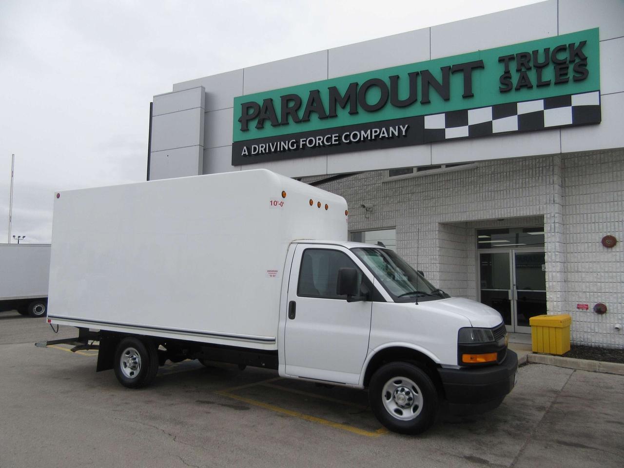 2023 Chevrolet 3500 14 FT EXPRESS CUBE VAN WITH RAMP Photo0
