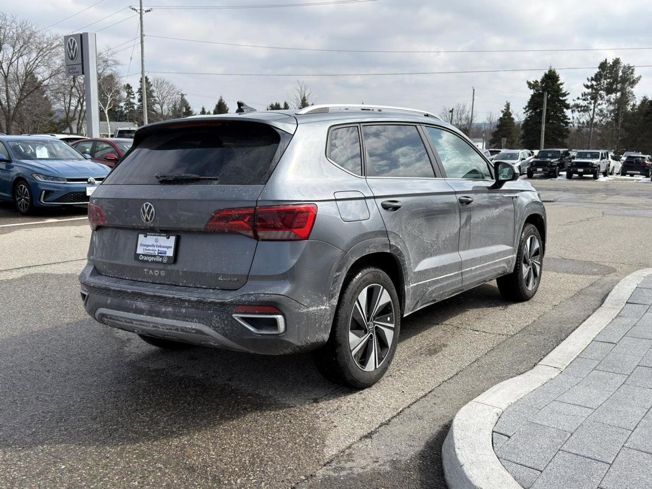 2024 Volkswagen Taos  Photo2