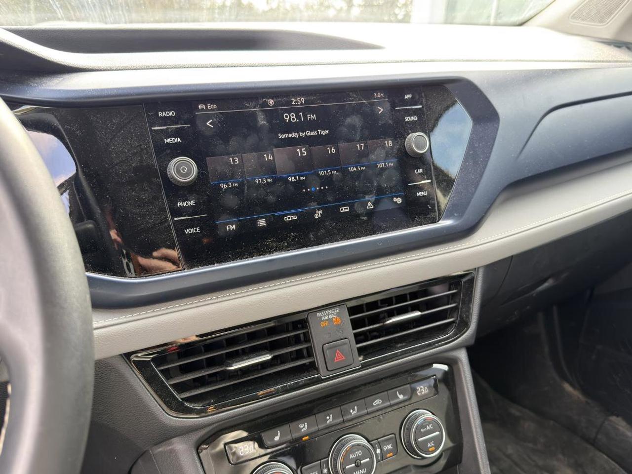 2024 Volkswagen Taos  Photo