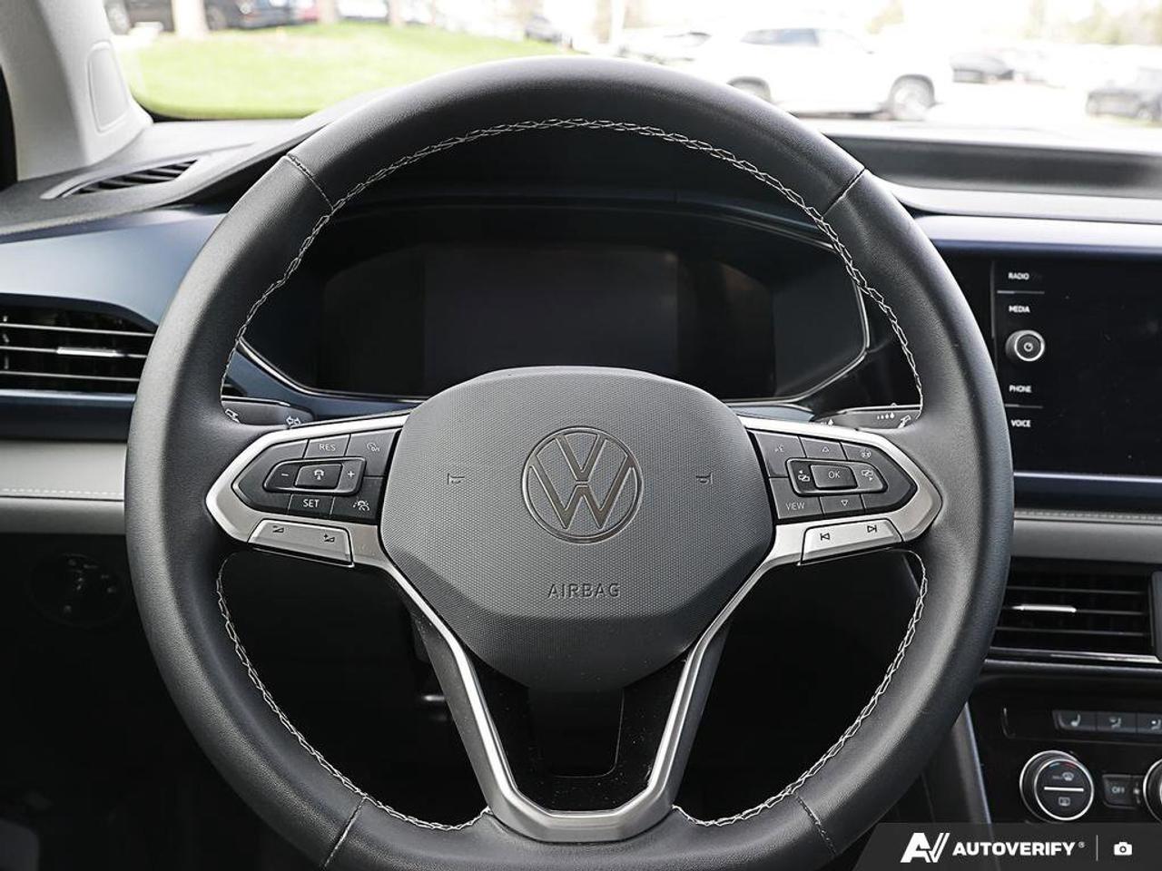 2024 Volkswagen Taos  Photo