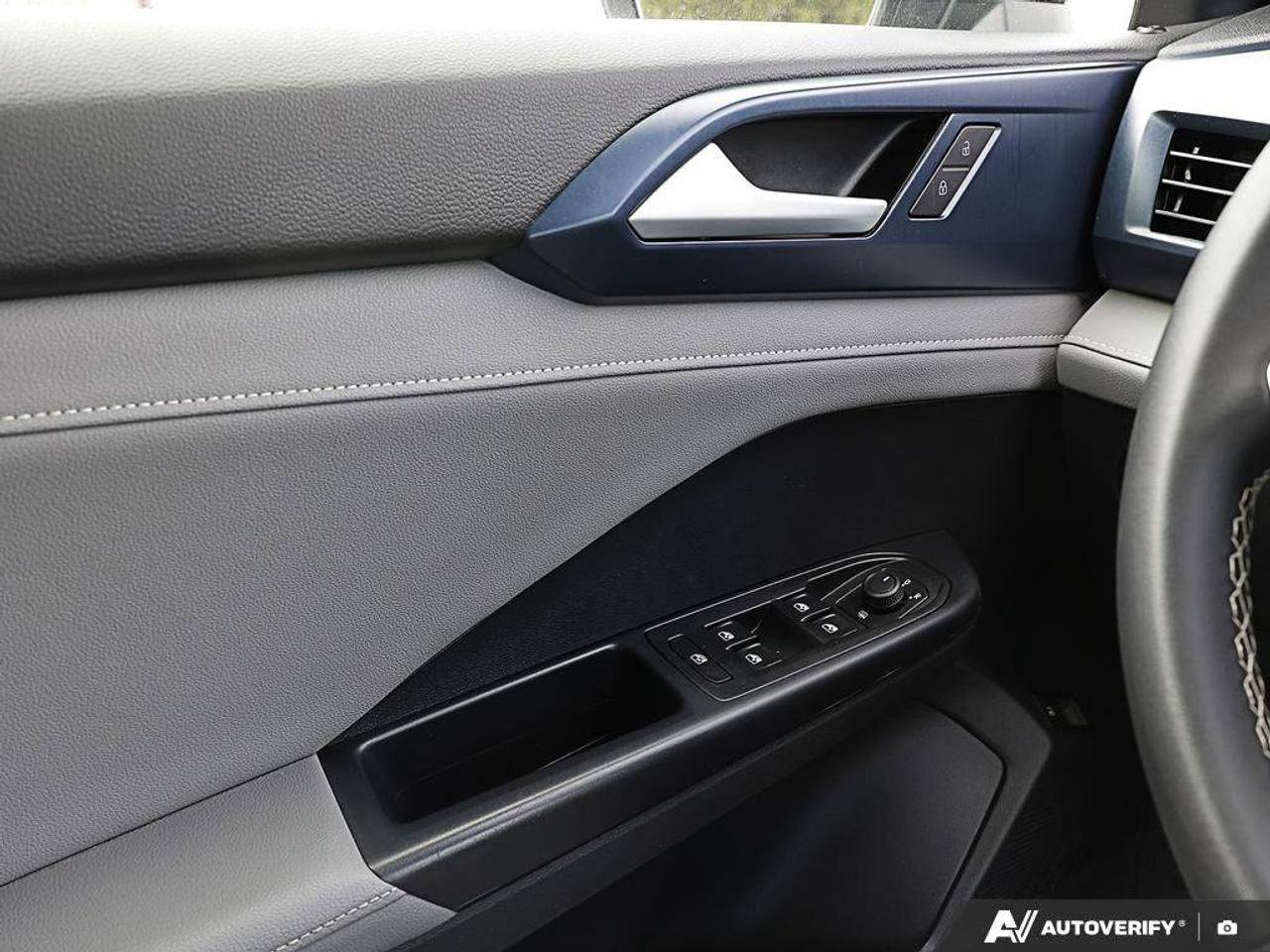 2024 Volkswagen Taos  Photo