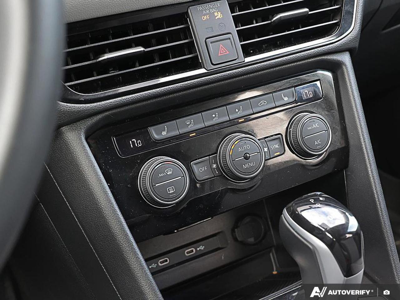 2024 Volkswagen Taos  Photo
