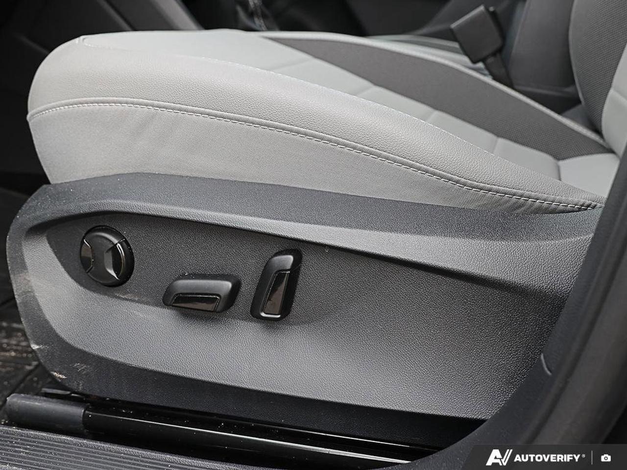 2024 Volkswagen Taos  Photo