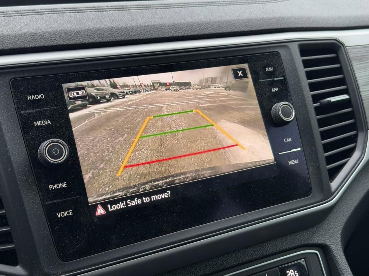 2021 Volkswagen Atlas Cross Sport  Photo