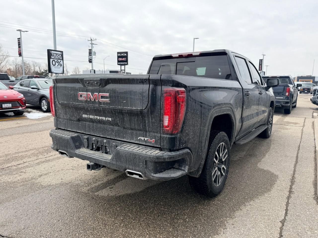 2025 GMC Sierra 1500 AT4AT4, 5.3L V8, 4X4, ALLOYS, LEATHER, BOSE, 1-OWN Photo